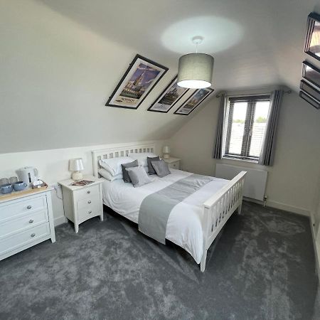 The Top Floor Stretham Екстериор снимка
