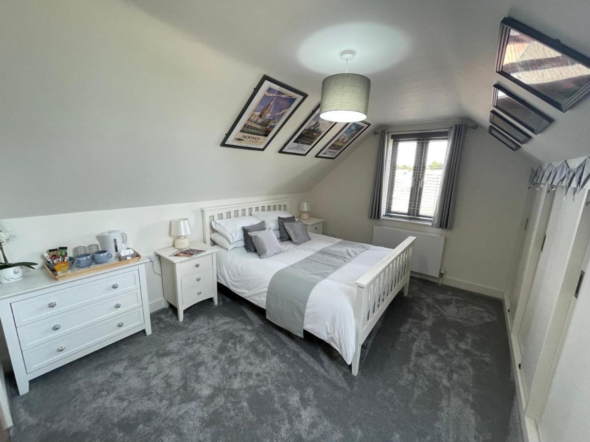 The Top Floor Stretham Екстериор снимка