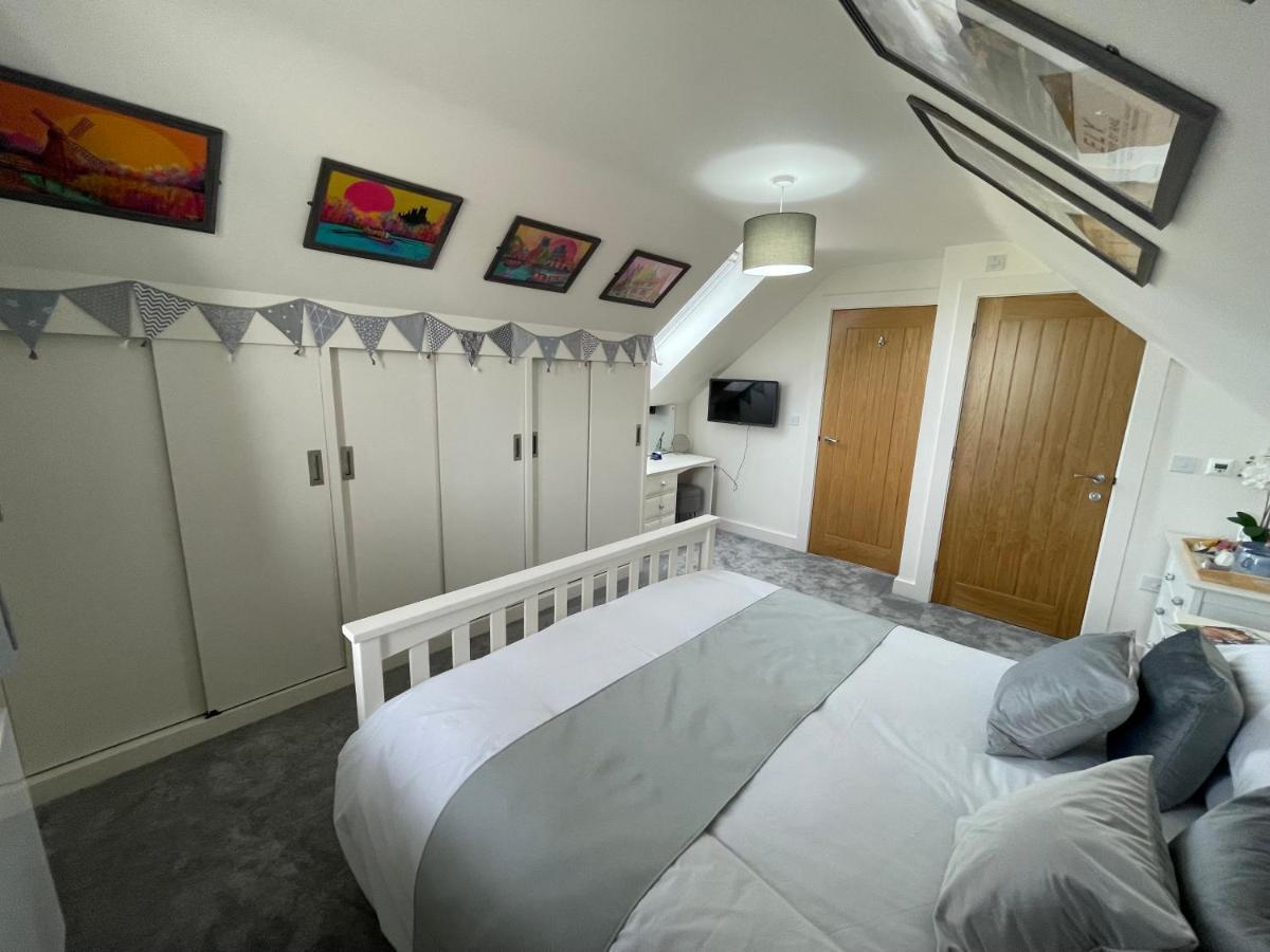 The Top Floor Stretham Екстериор снимка